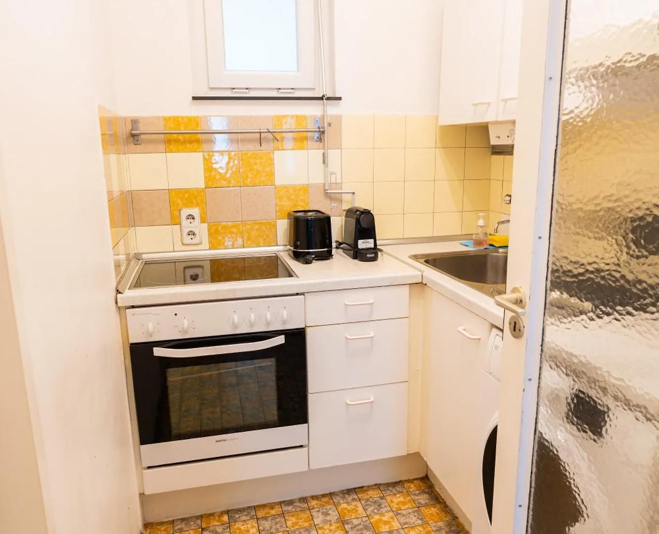 Central Living Apartment Opera Viena 0*,